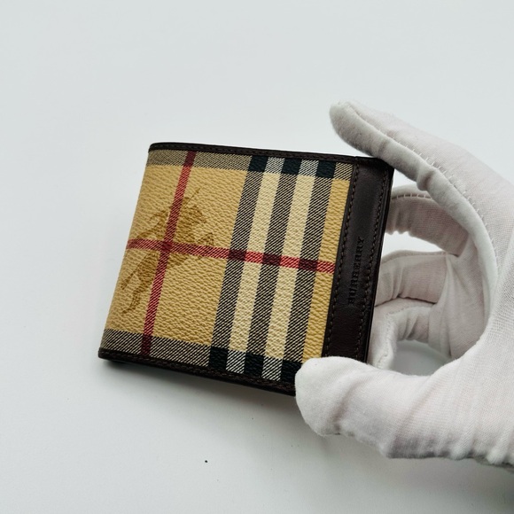 Burberry Bi fold Wallet - Picture 2 of 11